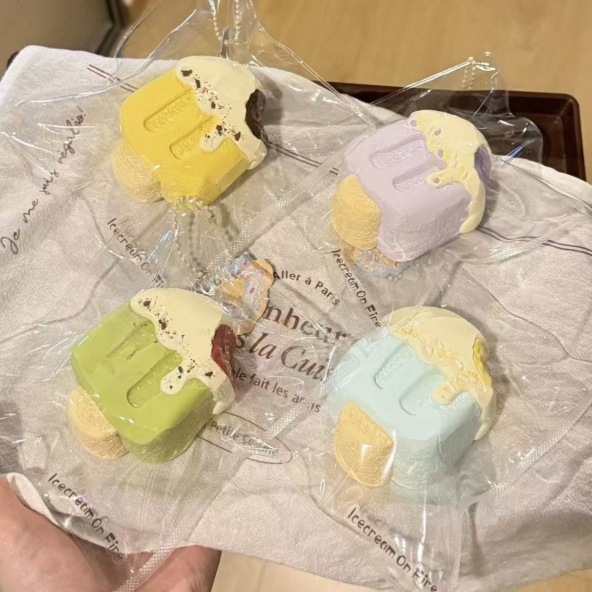 アイスクリーム クリーム スクイーズ4色 PVC包装