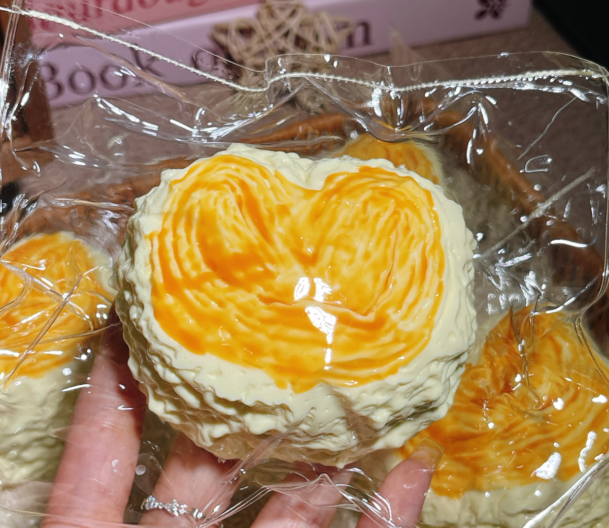 炭焼き系 スクイーズ2色 約190g PVC包装