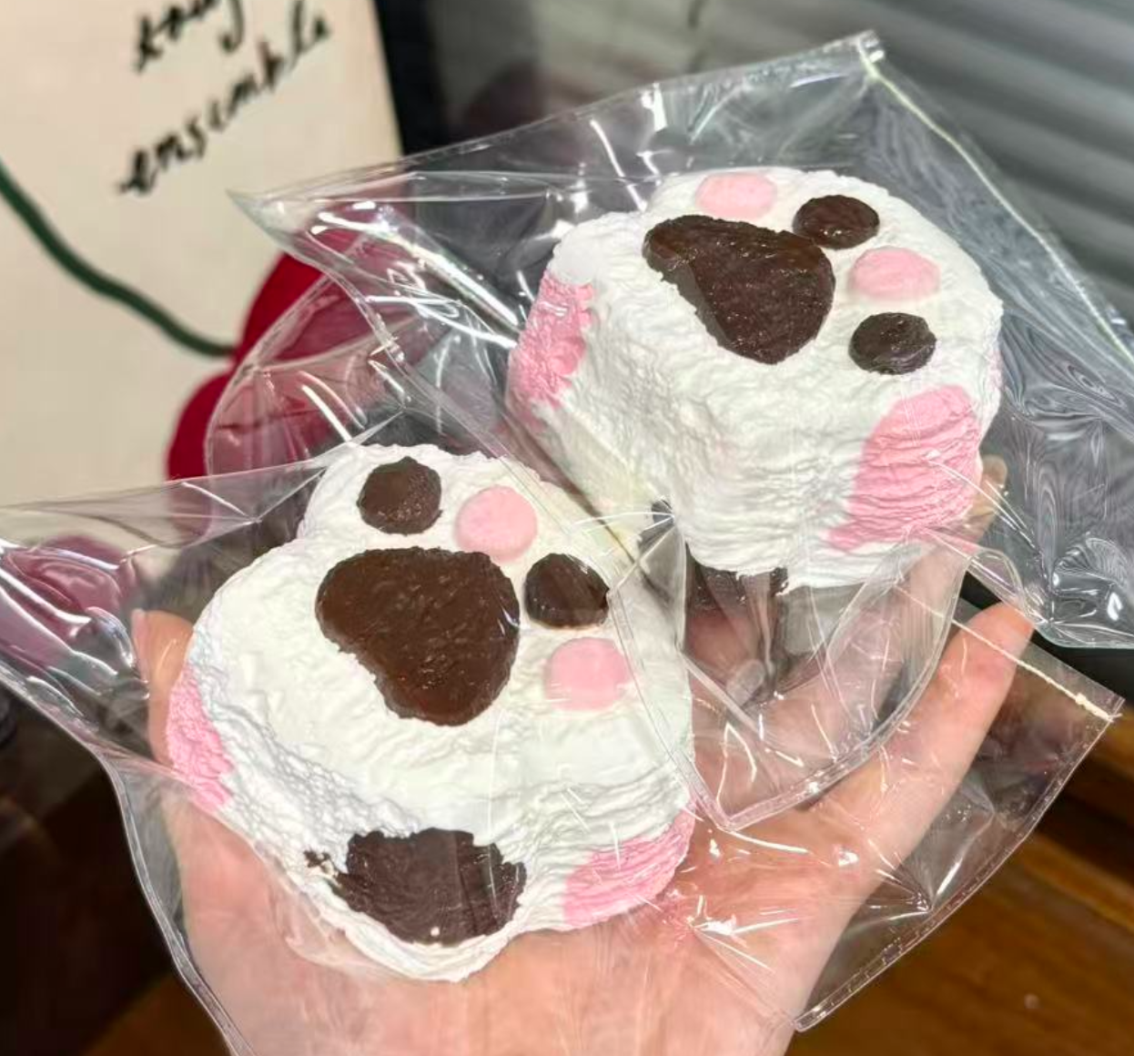 💖猫爪 低反発 クリーム スクイーズ 約210g PVC包装