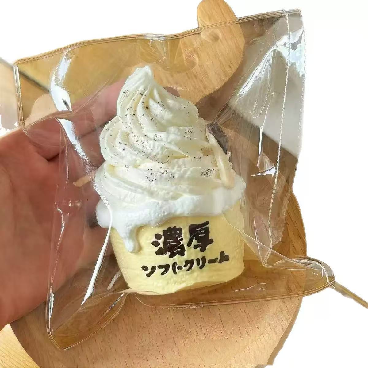 シリコーン スクイーズ サイズ：9.5*7*4.5cm  160g