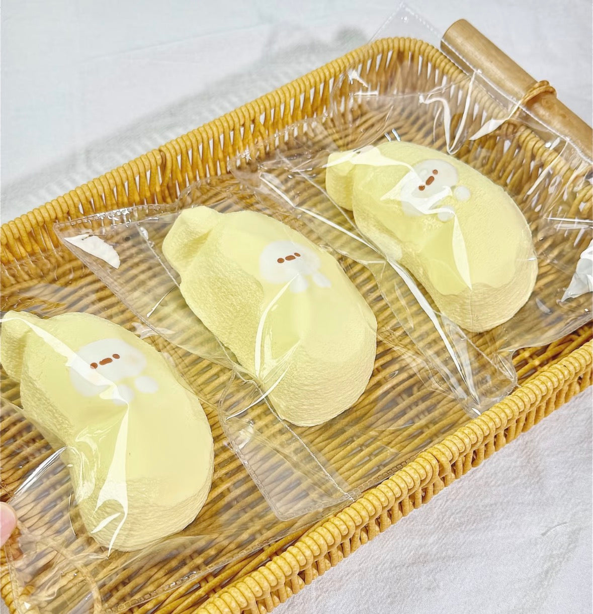 💖 DoDo バナナbaby約185g 低反発 クリーム スクイーズ  PVC包装
