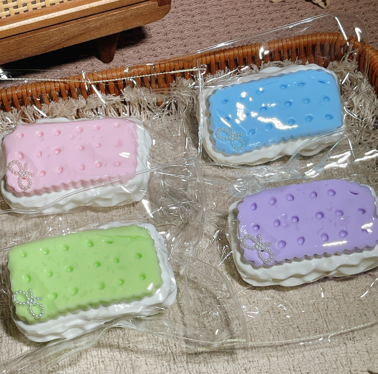 サンドイッチクッキー クリーム スクイーズ 4色  約120g  PVC包装