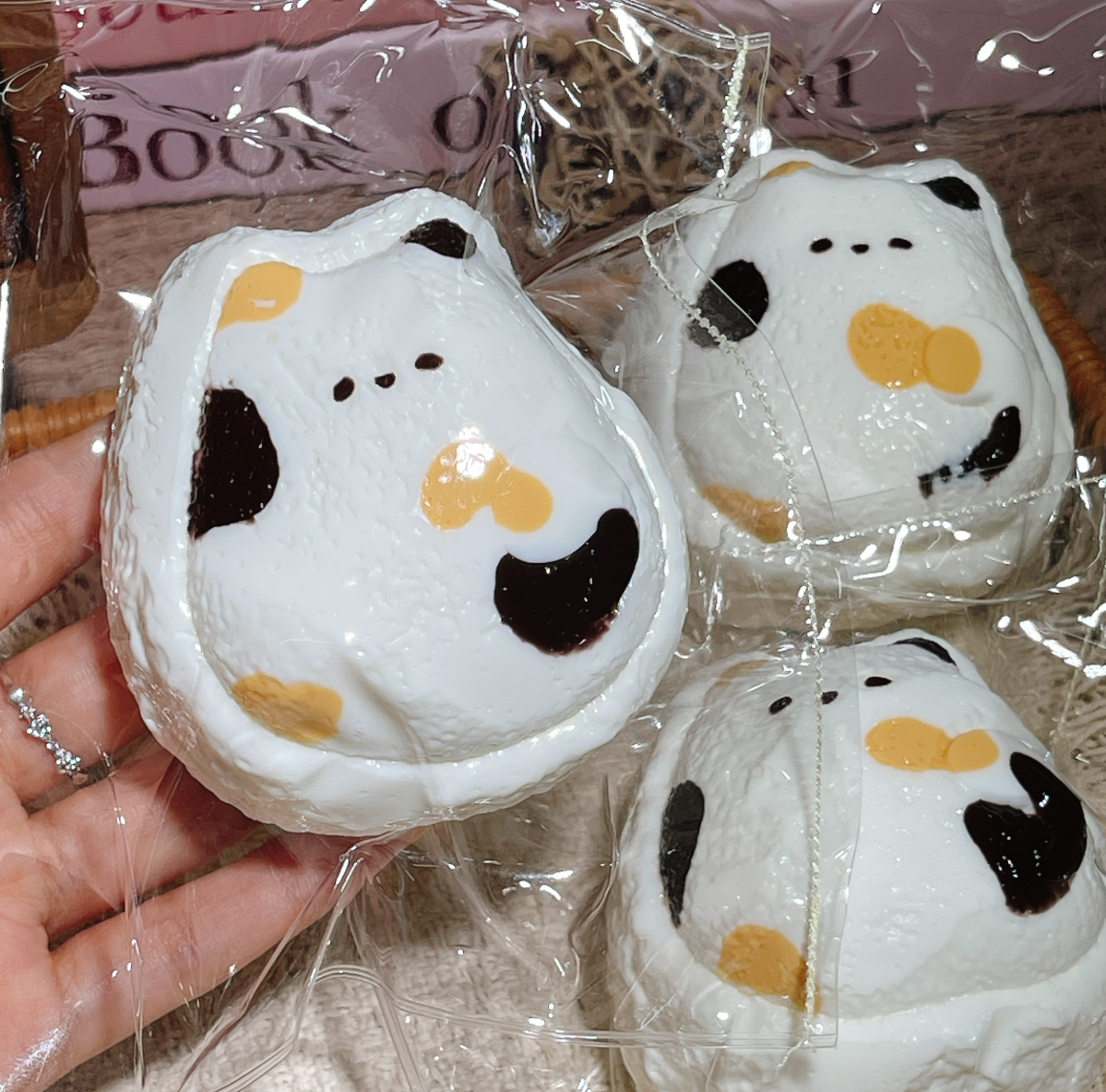 ねこ クリーム スクイーズ  約150g  PVC包装