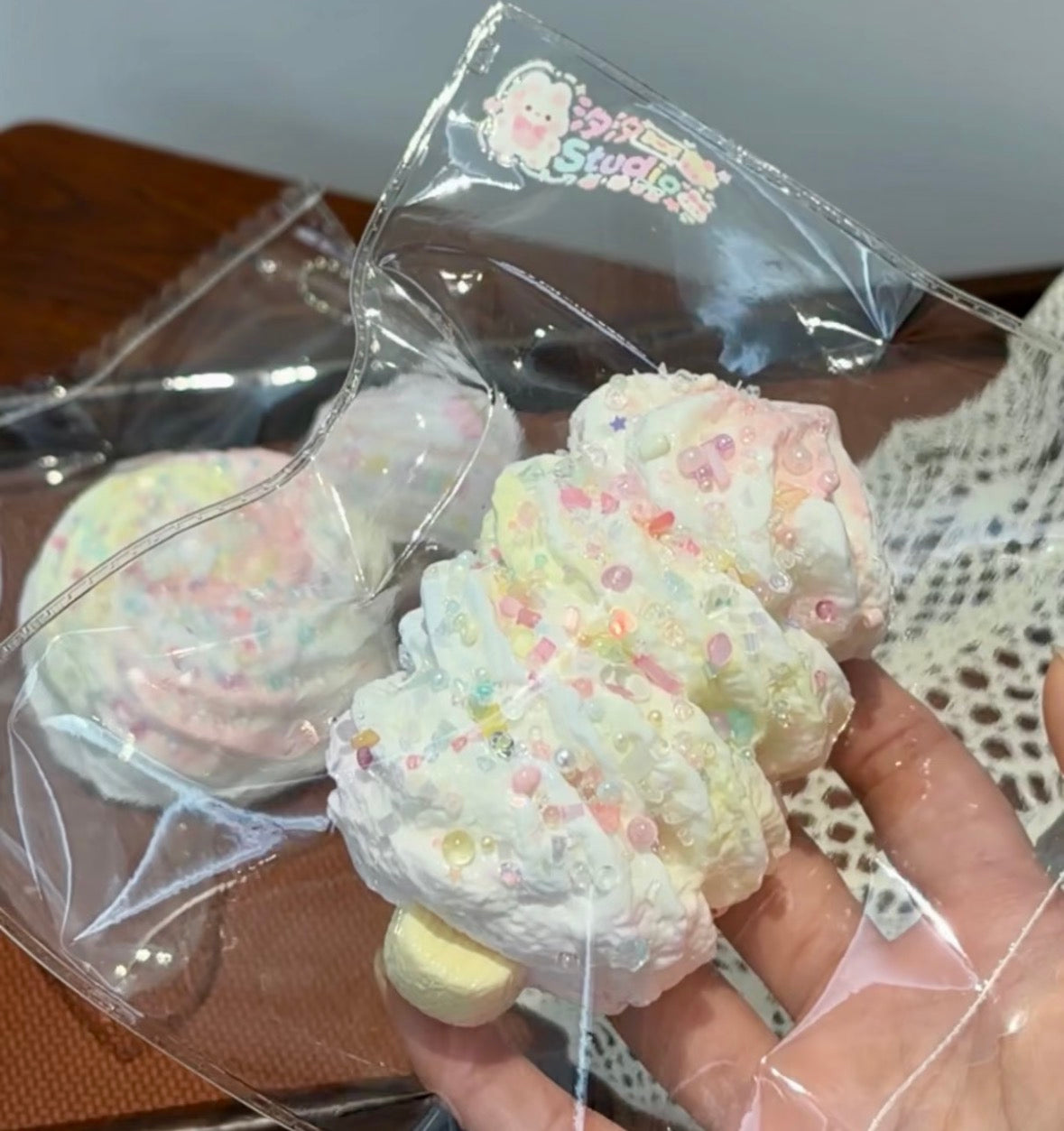 💖xixi Studio  虹 約190g 低反発 クリーム スクイーズ  PVC包装