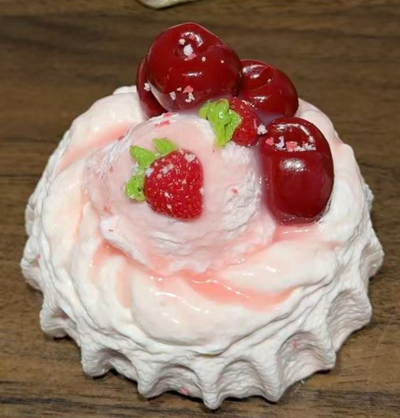 💖 P いちご 系 低反発 クリーム スクイーズ 約270g PVC包装