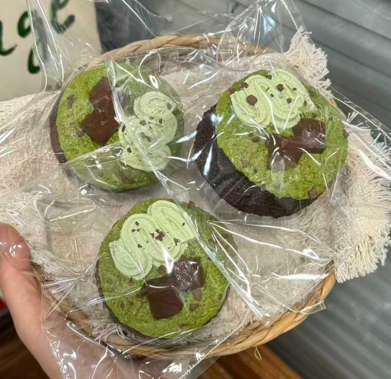 💖 低反発 クリーム スクイーズ  約190g  PVC包装